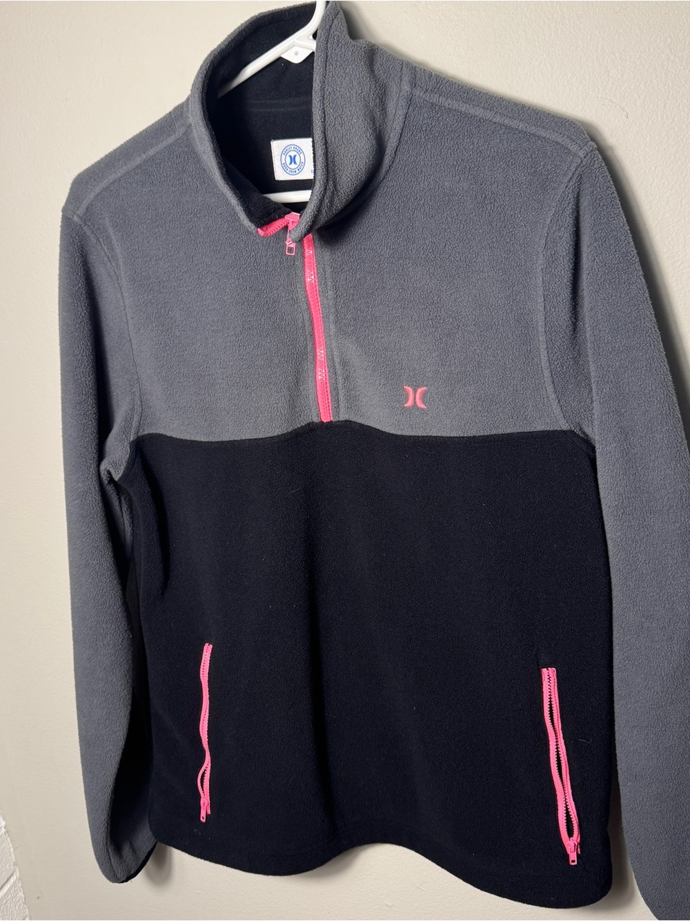Hurley Fleece Pullover Womens Small Gray Black Pink 1/4 Zip Colorblock Jacket